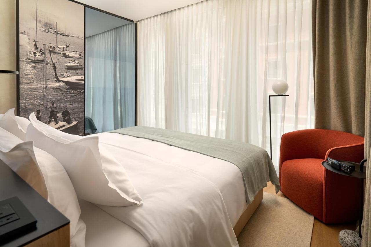 Hotel Ambasador Split Exterior photo A room at the hotel