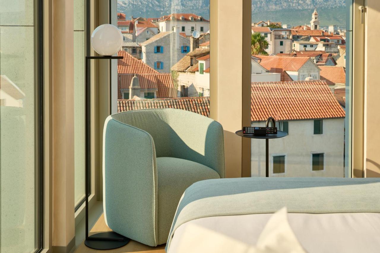 Hotel Ambasador Split Exterior photo Deluxe Room