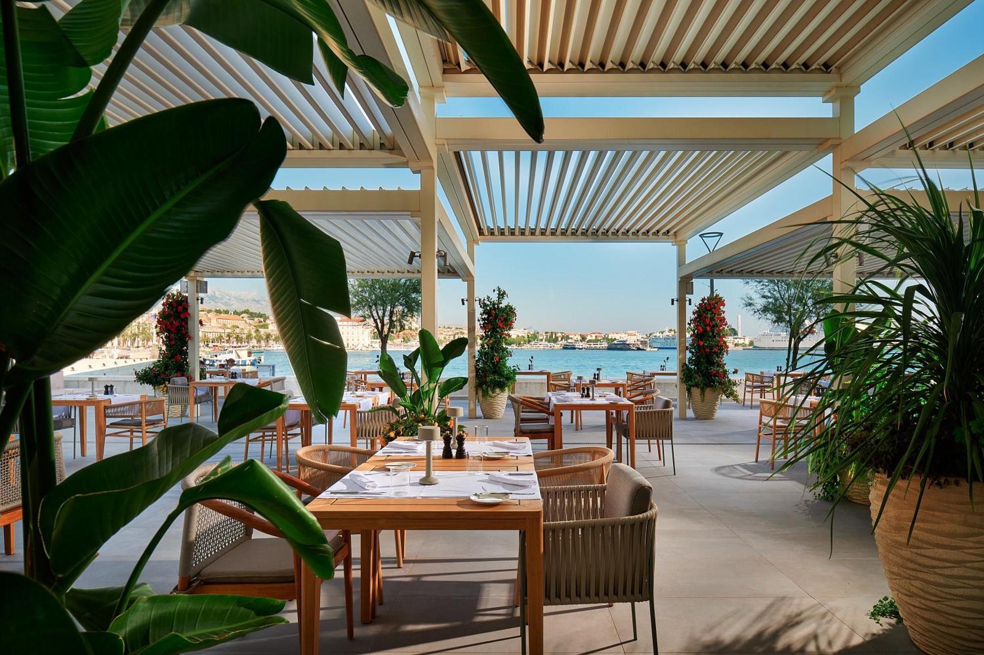 Hotel Ambasador Split Exterior photo The Beach Club